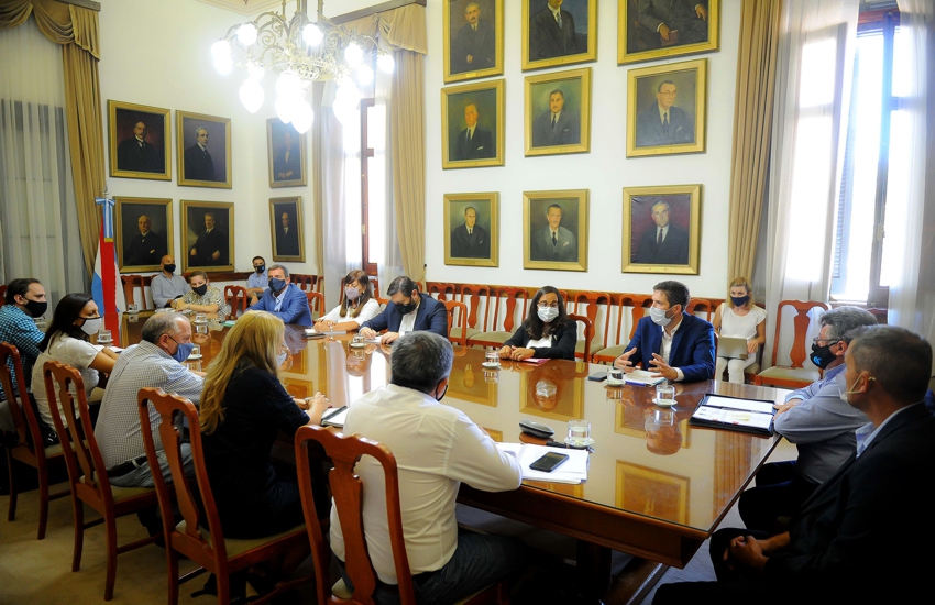 Los docentes aguardan para este martes una nueva oferta salarial del gobierno