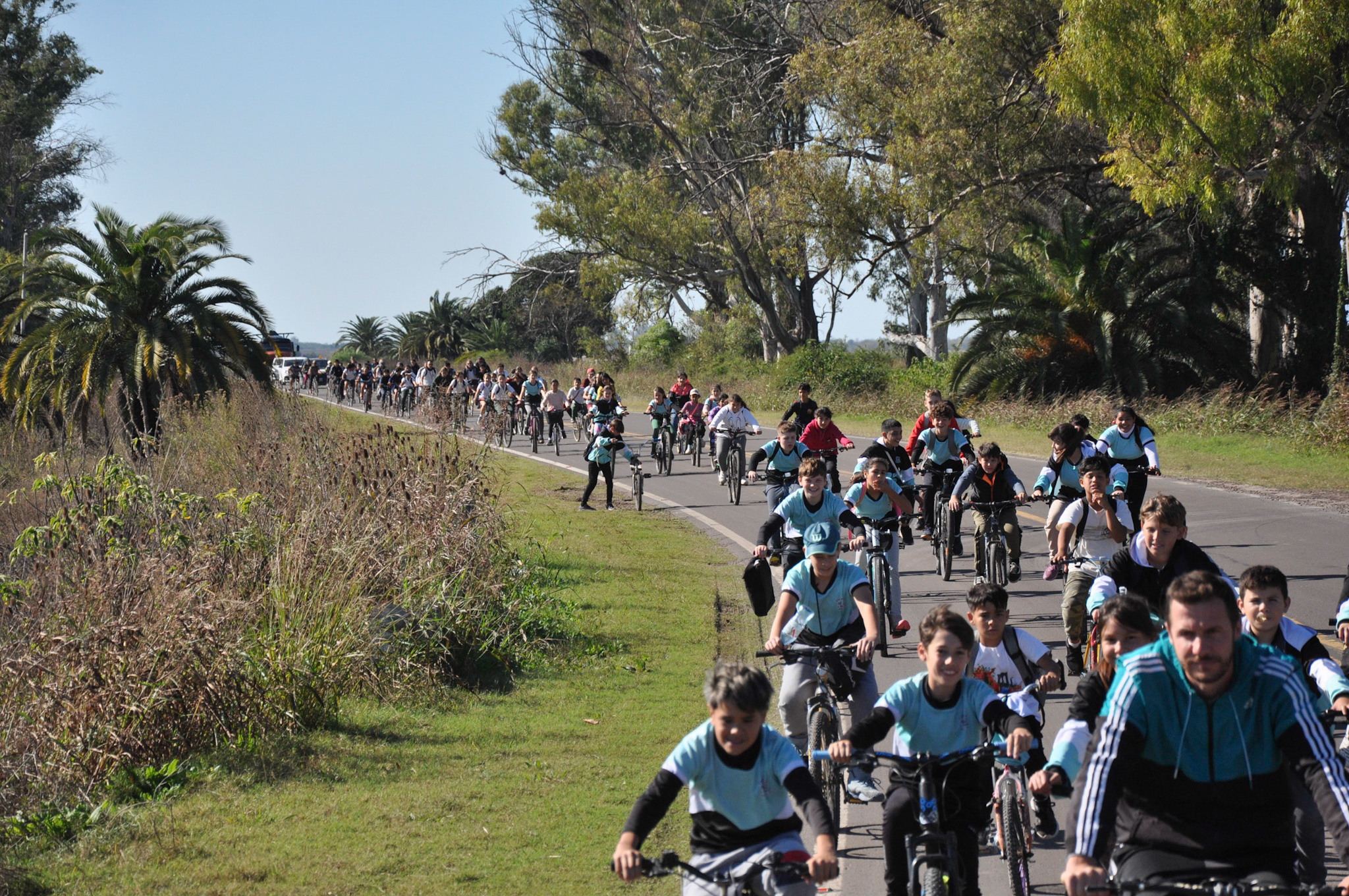 Alumnos de primarias de Maciá participaron de una bicicleteada hasta la Estancia San Eusebio