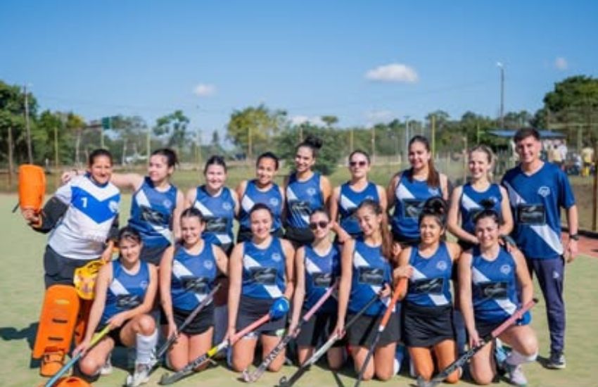 Las Tiburonas campeonas de la Liga de Hockey Centro Este
